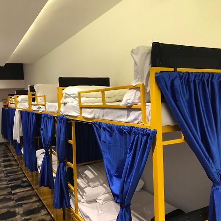 Mango Dormitory Мумбай Екстериор снимка